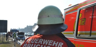 Symbolbild, Feuerwehr, Bruchsal, Unfall, Einsatz, Feuerwehrmänner